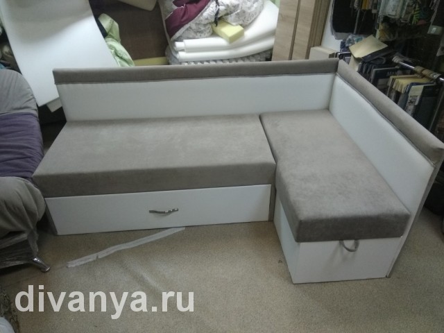 Кухонный уголок со спальным местом и ящиком для хранения. Цена от 28000 ₽