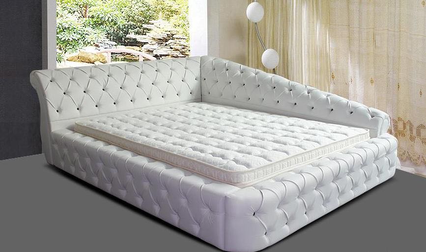 Мягкая кровать каретная стяжка